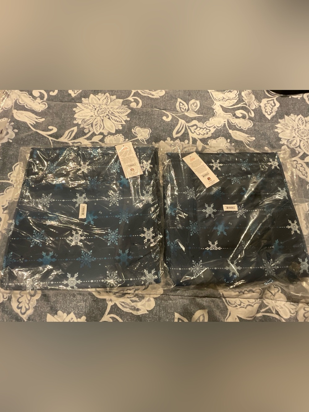 Lug Runner 2pc Tote Bags, Snowflake Navy - Picture 8 of 10